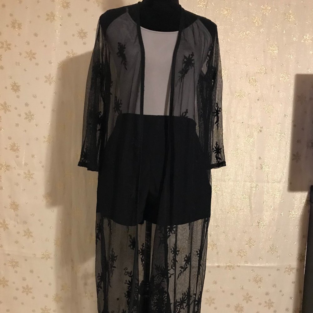 CHARLOTTE RUSSE BLACK LACE CARDIGAN